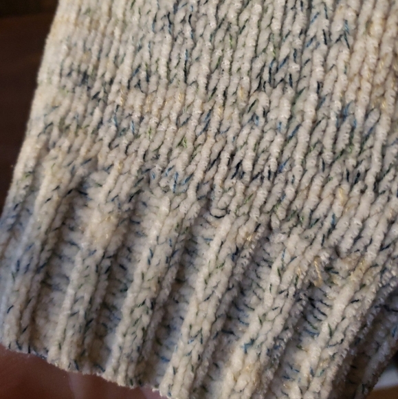 Light blue luxury soft knit sweater medium nwot - Picture 3 of 9